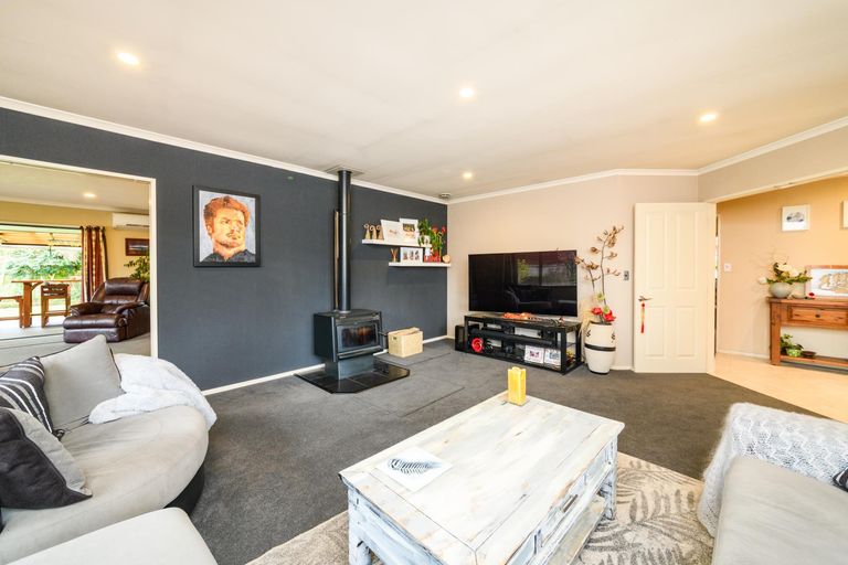 Photo of property in 54 Roberts Line, Kelvin Grove, Palmerston North, 4414