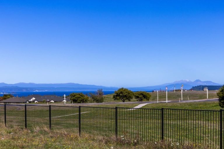 Photo of property in 48 Huka Heights Drive, Rangatira Park, Taupo, 3330