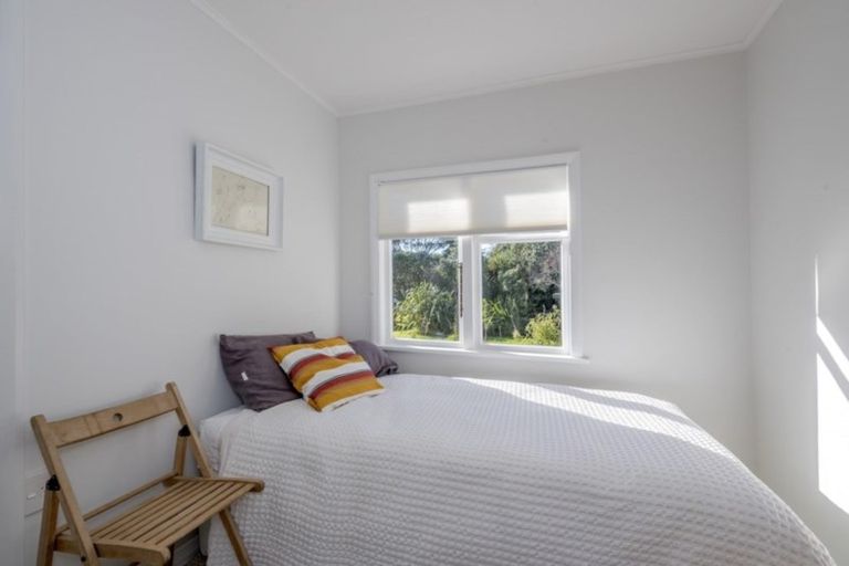 Photo of property in 18 The Avenue, Otaki Beach, Otaki, 5512