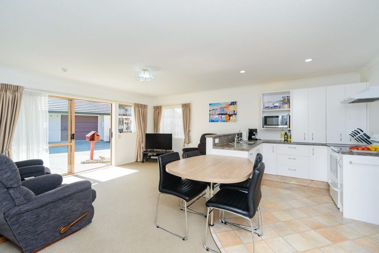 Photo of property in 8 Foxtail Fern, Kelvin Grove, Palmerston North, 4414
