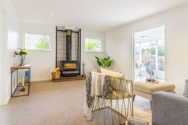 Photo of property in 27 Middlepark Road, Sockburn, Christchurch, 8042