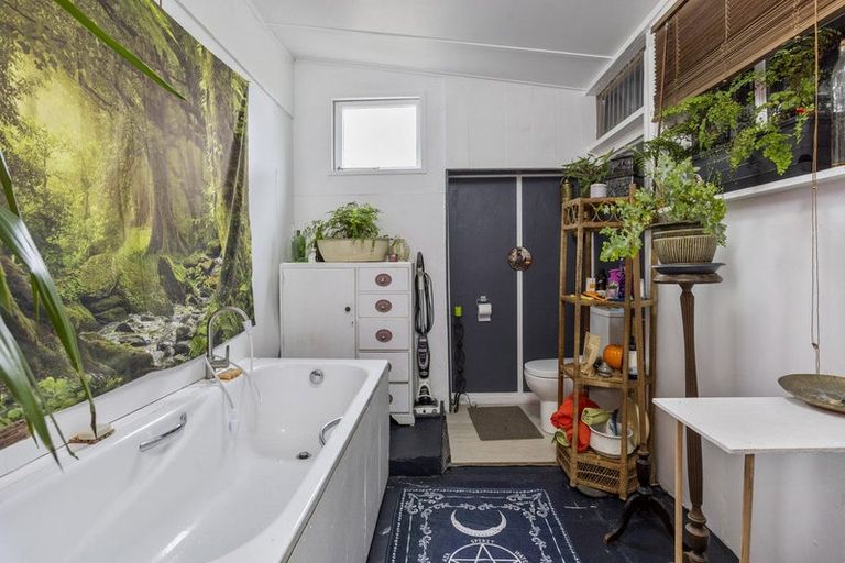 Photo of property in 96 Bridge Street, Eltham, 4322