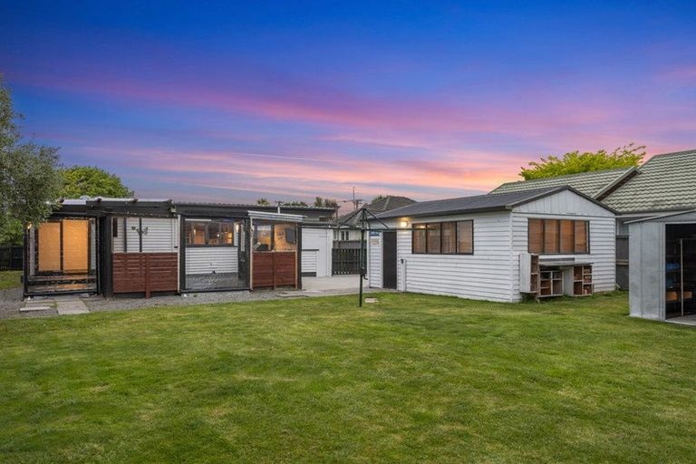 Photo of property in 69 Coopers Road, Dallington, Christchurch, 8061