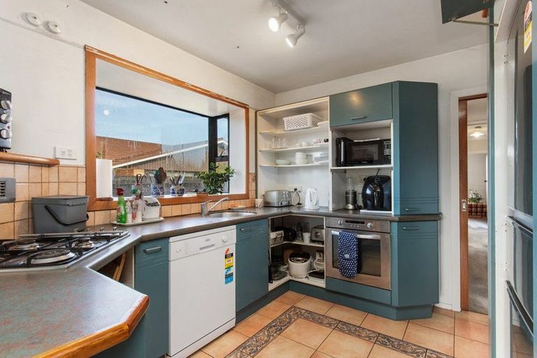 Photo of property in 6 Rathlin Street, Redwood, Christchurch, 8051