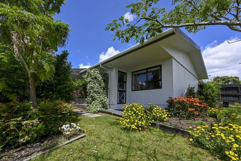 Photo of property in 1/3 Miro Street, Helensville, 0800