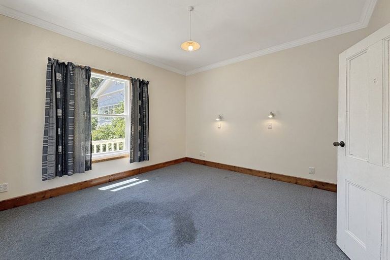 Photo of property in 123a Glenmore Street, Kelburn, Wellington, 6012