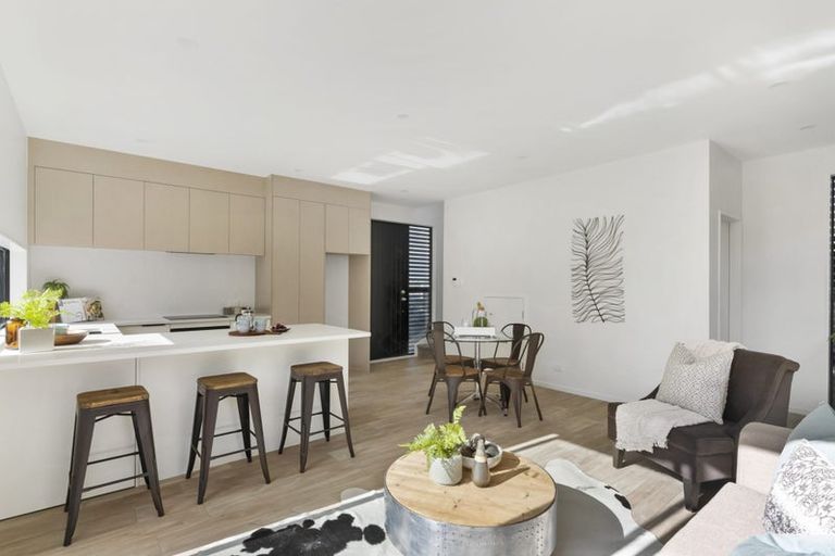 Photo of property in 14f Andrew Road, Howick, Auckland, 2010