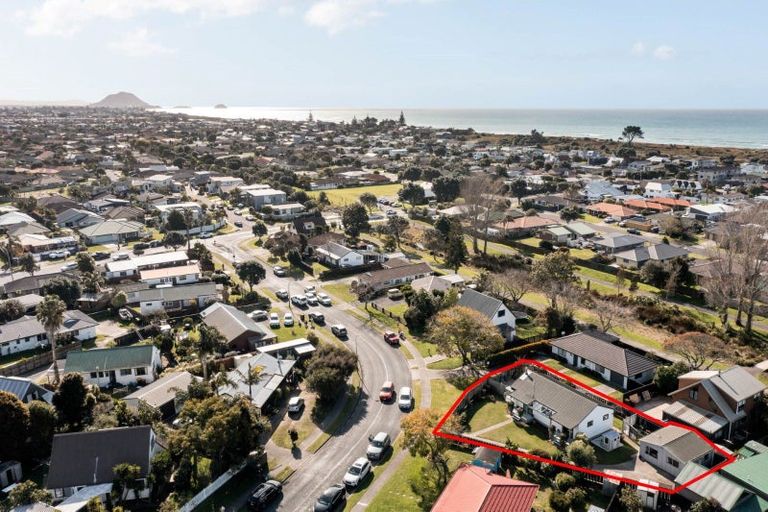 Photo of property in 13 Kane Road, Papamoa Beach, Papamoa, 3118