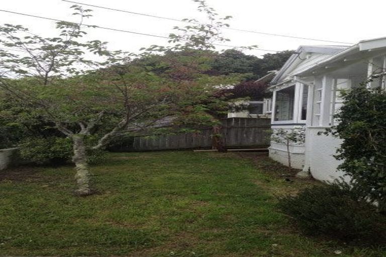 Photo of property in 5 Westland Road, Mount Cook, Wellington, 6021