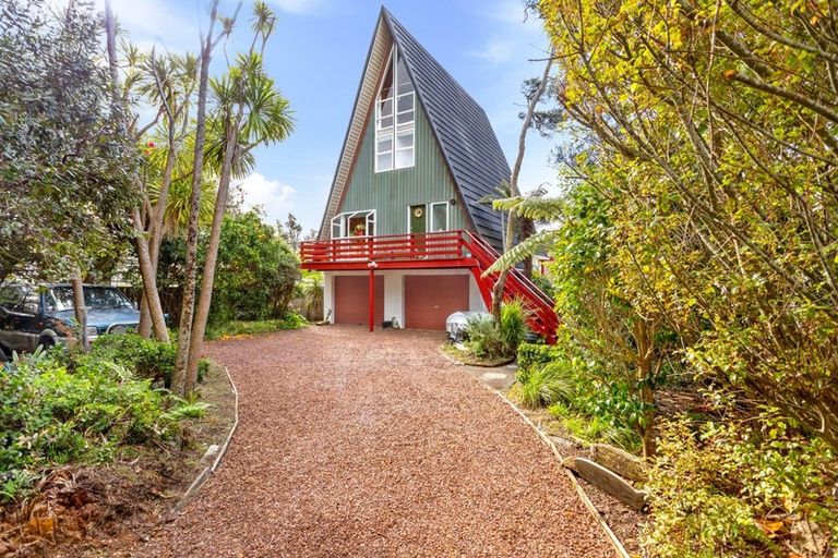 Photo of property in 34 Ferry Parade, Herald Island, Auckland, 0618