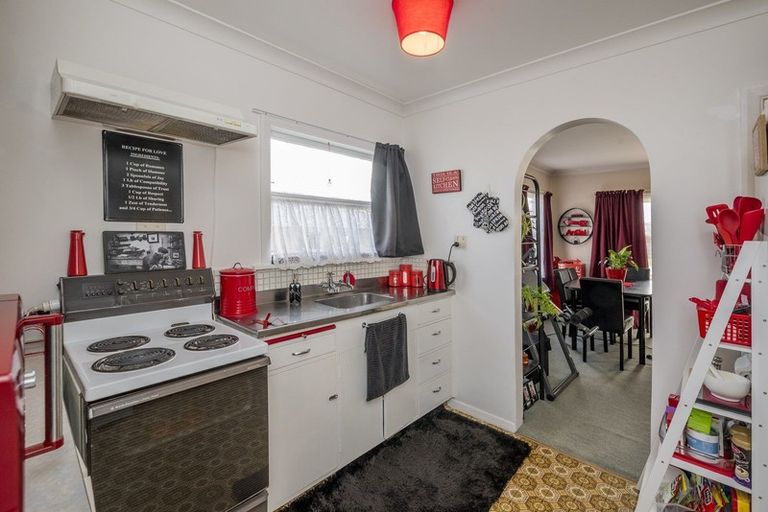 Photo of property in 32 Kent Street, Levin, 5510