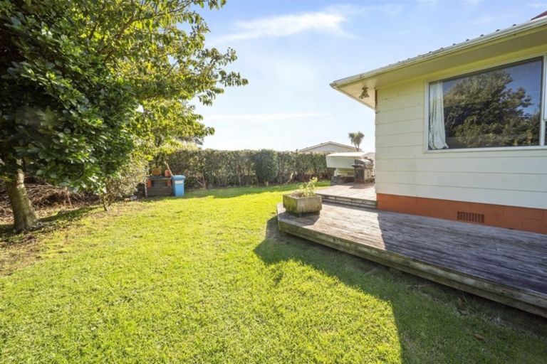 Photo of property in 13 Hughson Place, Opunake, 4616