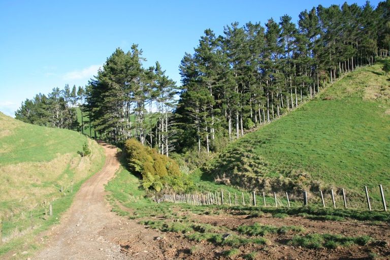 Photo of property in 888a Otaraoa Road, Tikorangi, Waitara, 4383