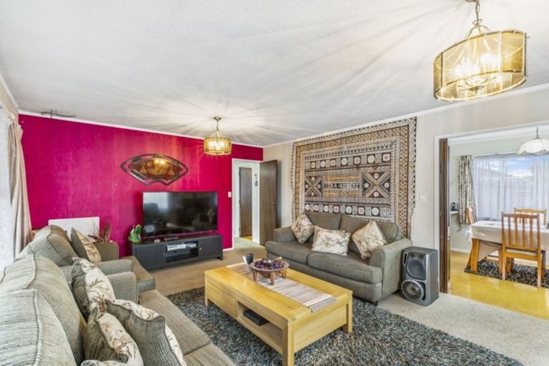 Photo of property in 23 Lane Road, Weymouth, Auckland, 2103