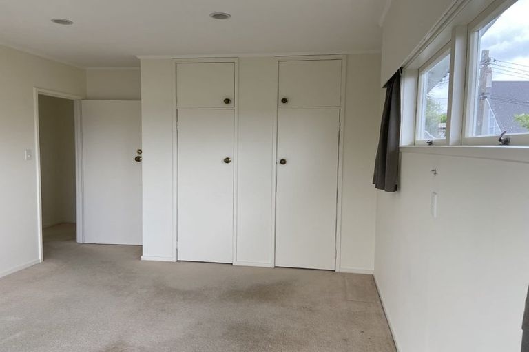 Photo of property in 1/2a Ascot Avenue, Narrow Neck, Auckland, 0624