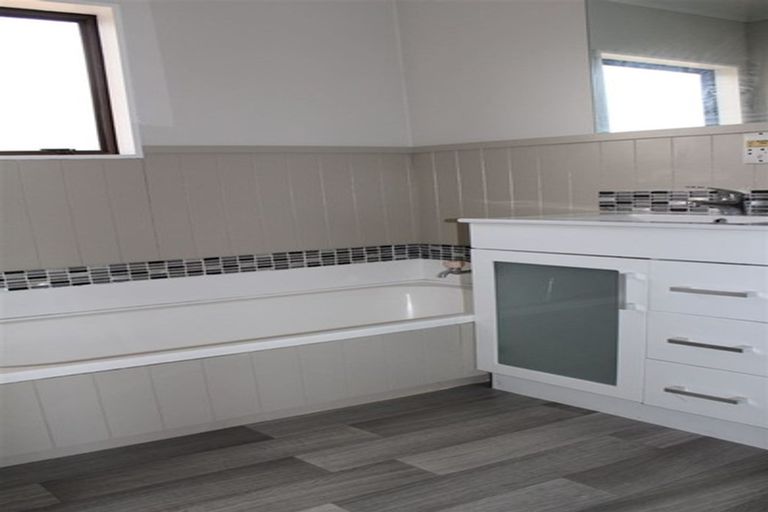 Photo of property in 11 Kaanapali Place, Wattle Downs, Auckland, 2103