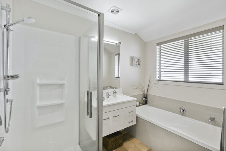 Photo of property in 7 Banks Boulevard, Whitby, Porirua, 5024