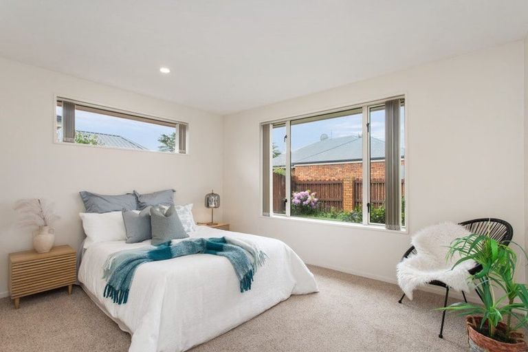 Photo of property in 15 Ashmore Lane, Strowan, Christchurch, 8052