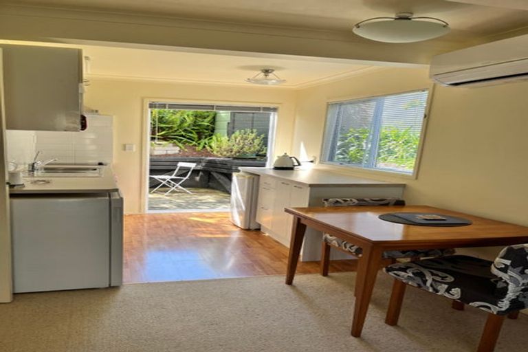 Photo of property in 44 Pacific Parade, Army Bay, Whangaparaoa, 0930