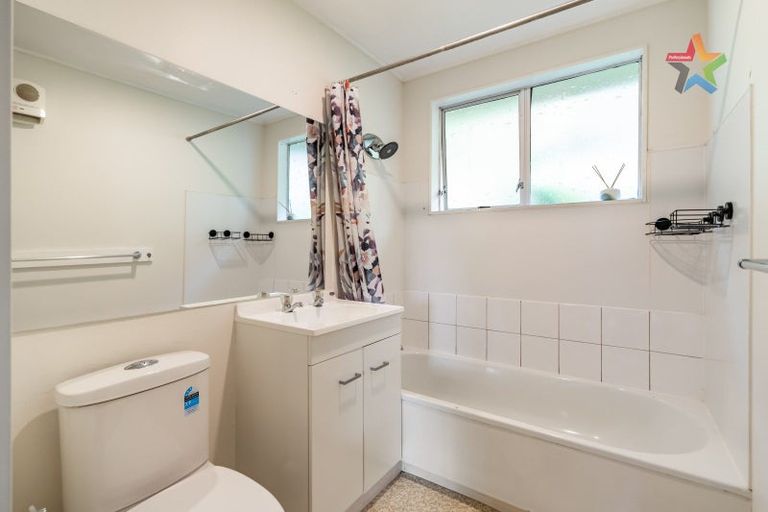 Photo of property in 15 Glen Road, Ranui, Auckland, 0612