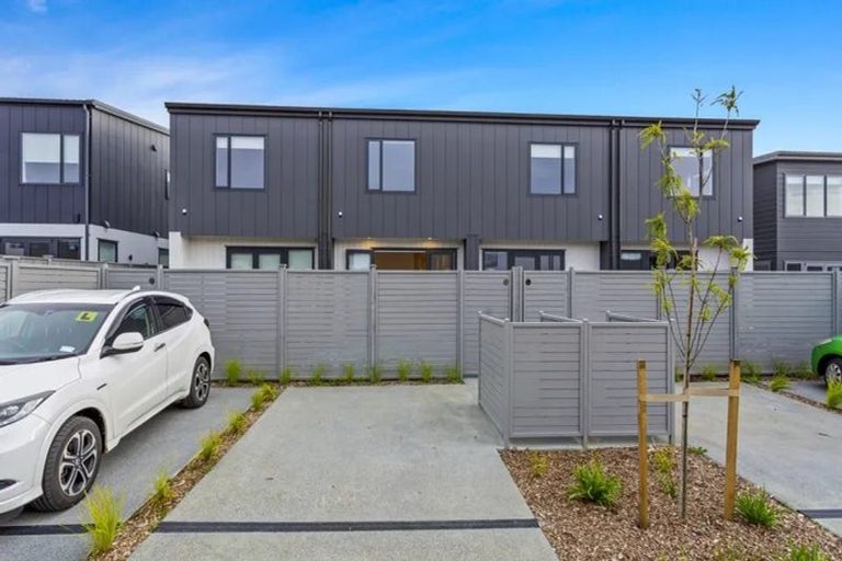 Photo of property in 20 Park Green Avenue, Rosehill, Papakura, 2113
