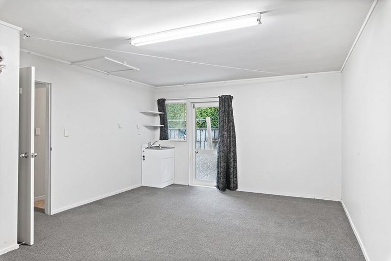 Photo of property in 42a Hookway Grove, Paraparaumu, 5032