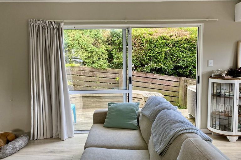 Photo of property in 52 Stillwater Crescent, Stillwater, Silverdale, 0993