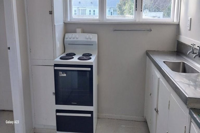 Photo of property in 4 Bertram Grove, Naenae, Lower Hutt, 5011