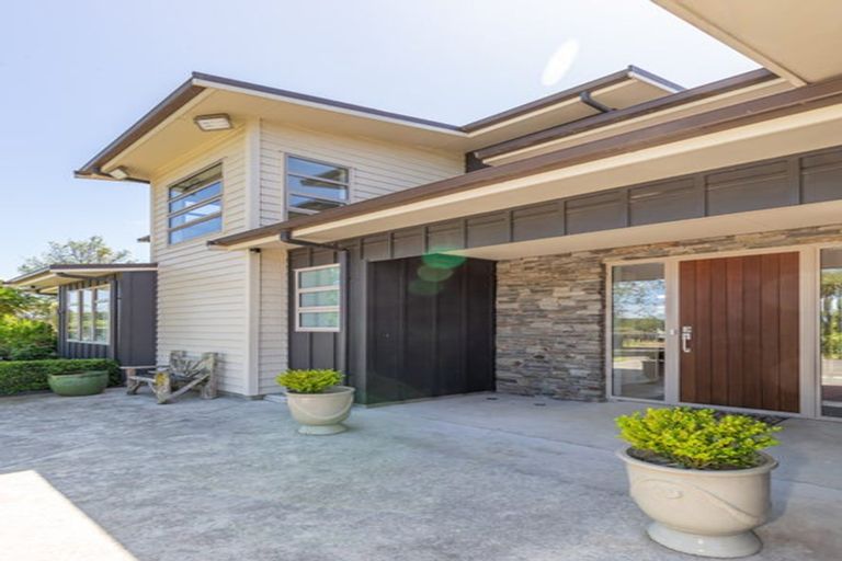 Photo of property in 205 Muhunoa Road East, Ohau, Levin, 5570