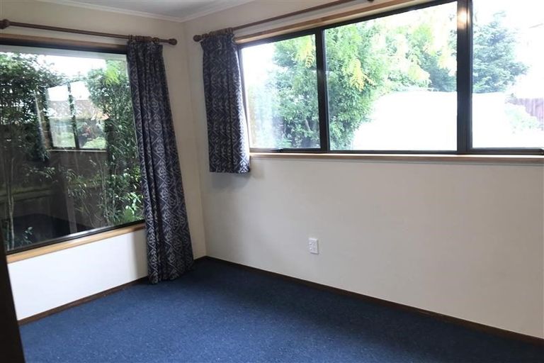 Photo of property in 12 Heaphy Place, Casebrook, Christchurch, 8051