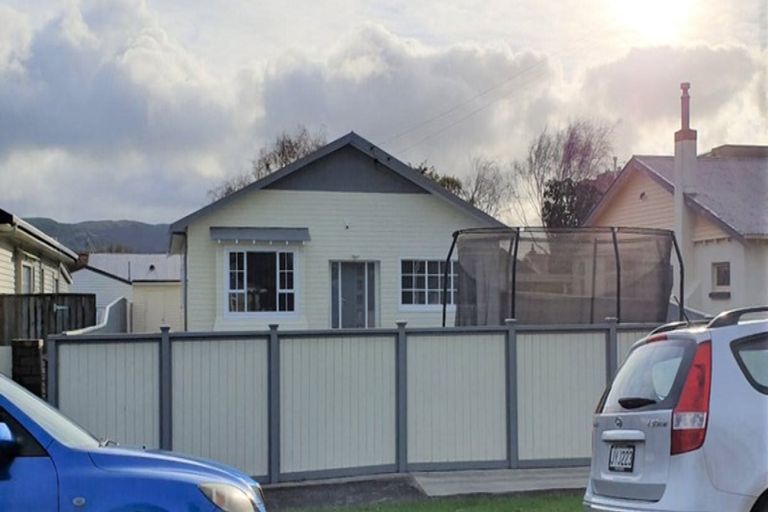 Photo of property in 23 Copeland Street, Hutt Central, Lower Hutt, 5011