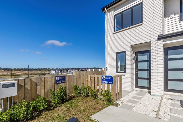 Photo of property in 18 Matakohe Road, Westgate, Auckland, 0814