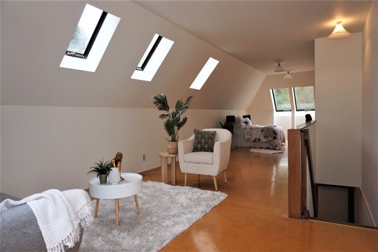 Photo of property in 25 Heatherlea Road East, Levin, 5571