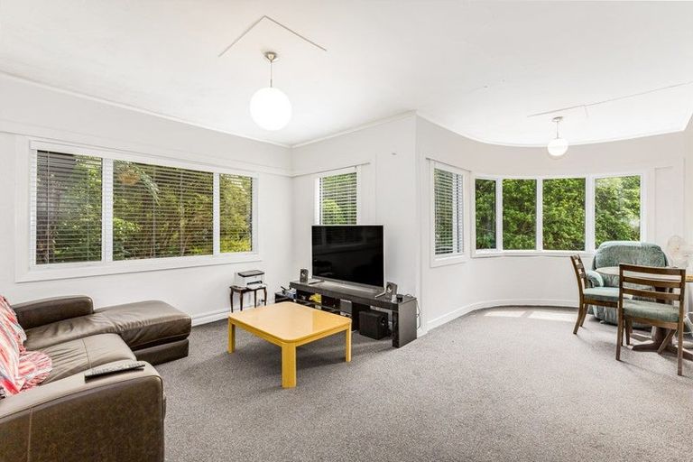 Photo of property in 13b Kim Street, Khandallah, Wellington, 6035