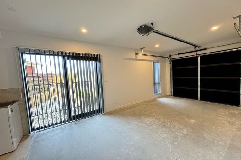 Photo of property in 40c Knightsbridge Drive, Forrest Hill, Auckland, 0620