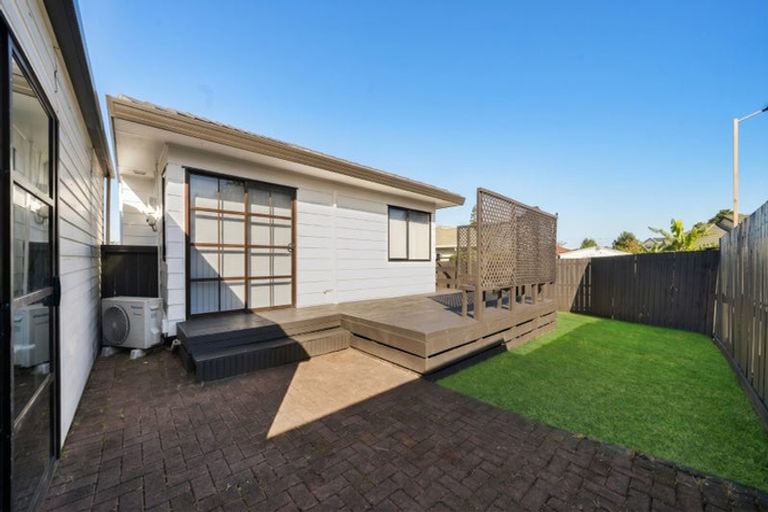 Photo of property in 1/19 Bernina Place, Weymouth, Auckland, 2103