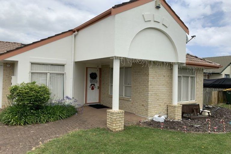 Photo of property in 37 Fernbrook Close, Burswood, Auckland, 2013