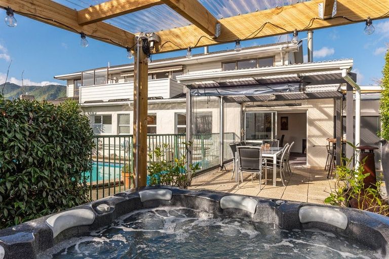 Photo of property in 4 Belvedere Avenue, Waikanae, 5036