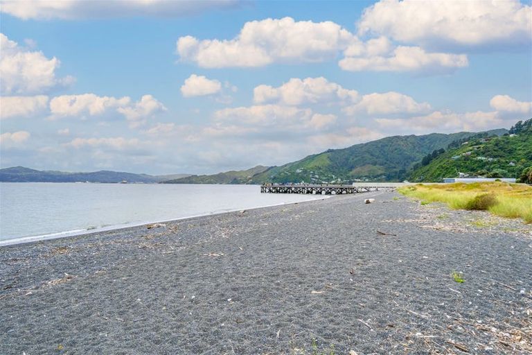 Photo of property in 26 Tuatoru Street, Eastbourne, Lower Hutt, 5013