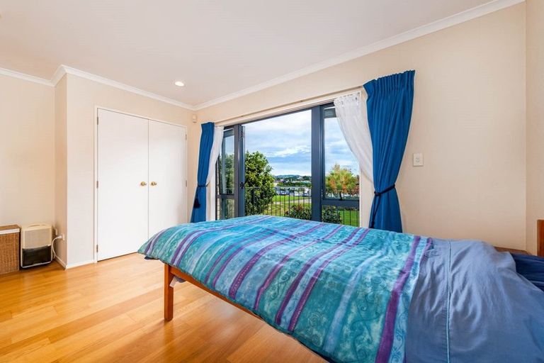 Photo of property in Tuscany Way, 21/3 Ambrico Place, New Lynn, Auckland, 0600