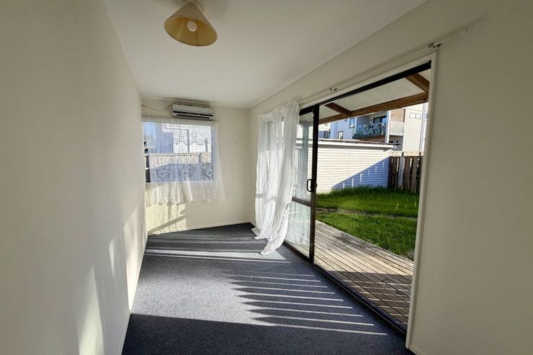 Photo of property in 48 Astley Avenue, New Lynn, Auckland, 0600