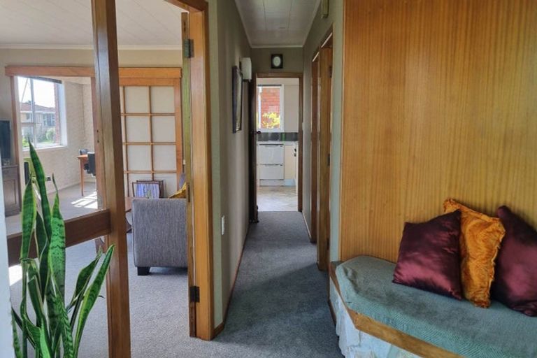 Photo of property in 9 Severn Place, Spotswood, New Plymouth, 4310