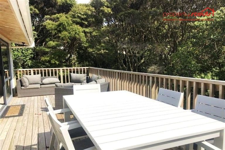 Photo of property in 16 Emlyn Place, Torbay, Auckland, 0630