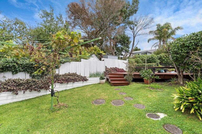 Photo of property in 714 East Coast Road, Pinehill, Auckland, 0632