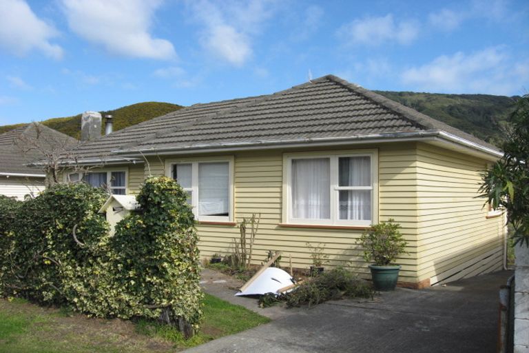 Photo of property in 90 Wood Street, Wainuiomata, Lower Hutt, 5014