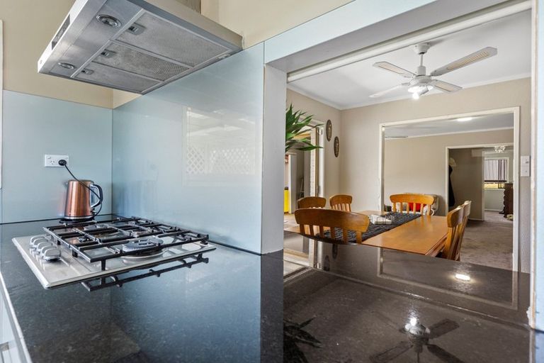 Photo of property in 6 Suwyn Place, Weymouth, Auckland, 2103