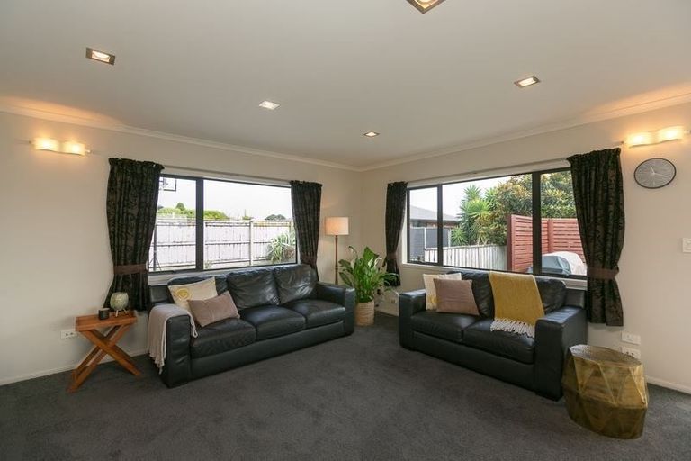 Photo of property in 5d James Drive, Bell Block, New Plymouth, 4312