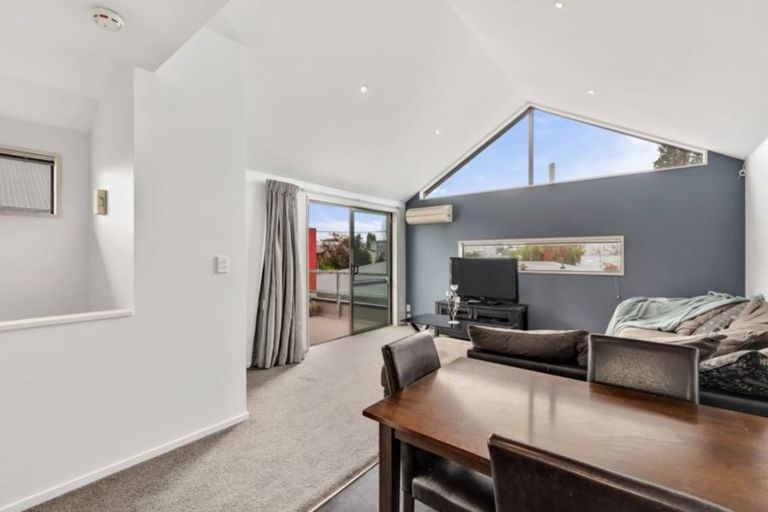 Photo of property in 2/450 Barbadoes Street, Edgeware, Christchurch, 8013