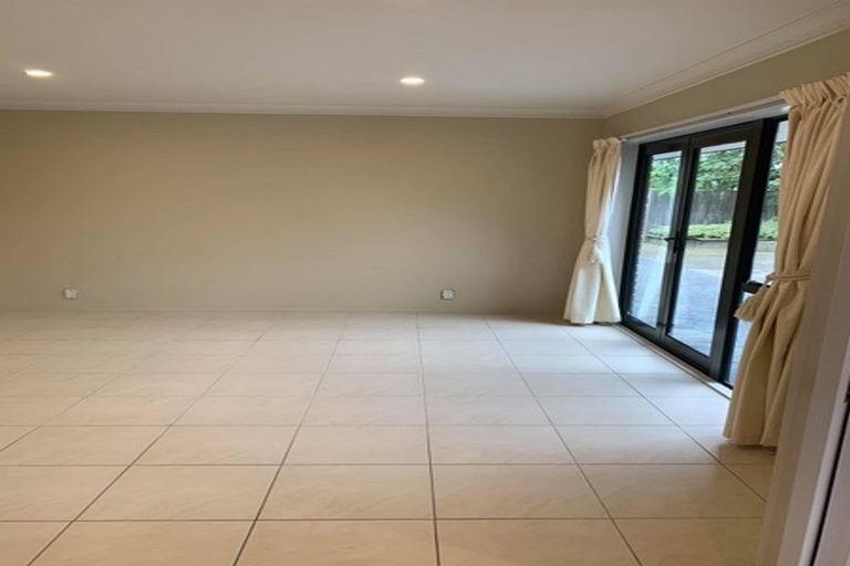 Photo of property in 43 Orlando Crescent, Waimairi Beach, Christchurch, 8083
