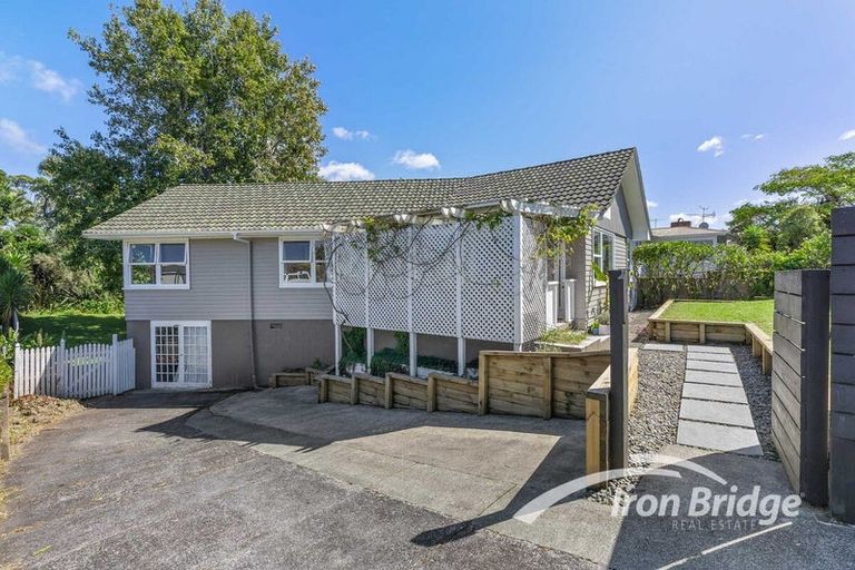 Photo of property in 24 Paragon Avenue, Beach Haven, Auckland, 0626
